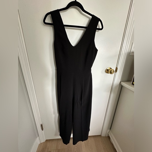 Club Monaco tie back black jumpsuit in size 6 - Picture 2 of 3